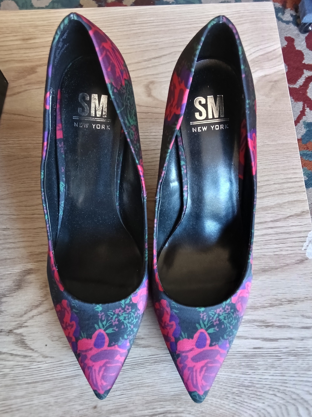 SM New York Women's Red Floral Pointed-Toe Pumps